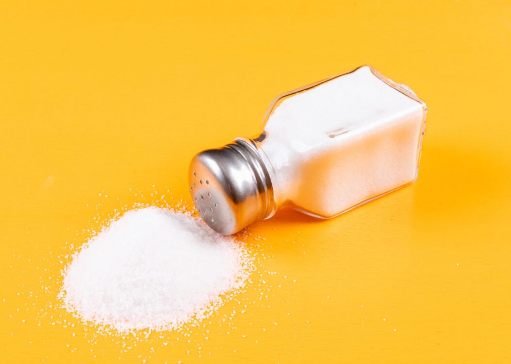 sea salt coming out salt shaker e1700133973994